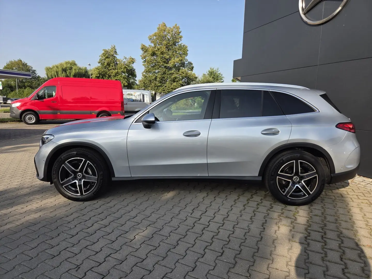 GLC 200 AMG-LINE-ADV PANO AHK DIGITALLIGHT LEDER
