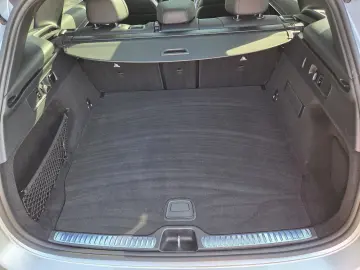 GLC 200 AMG-LINE-ADV PANO AHK DIGITALLIGHT LEDER