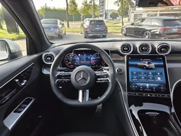 GLC 200 AMG-LINE-ADV PANO AHK DIGITALLIGHT LEDER