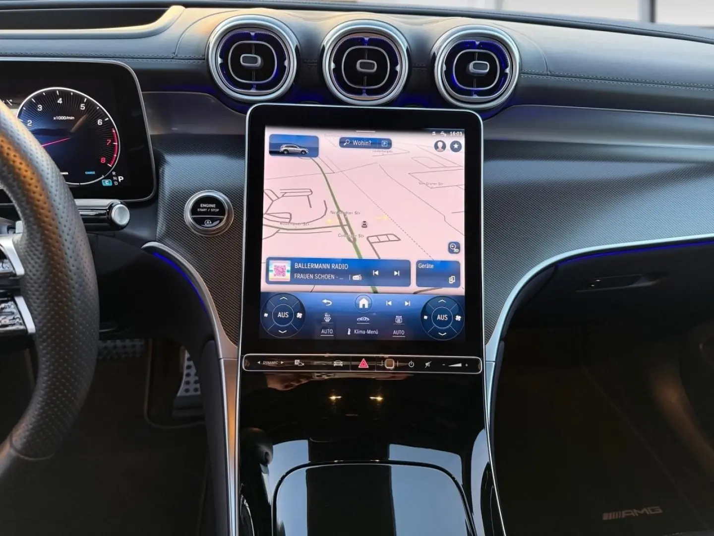 GLC 200 4M AMG NIGHT PANO HEADUP AHK BURMEST