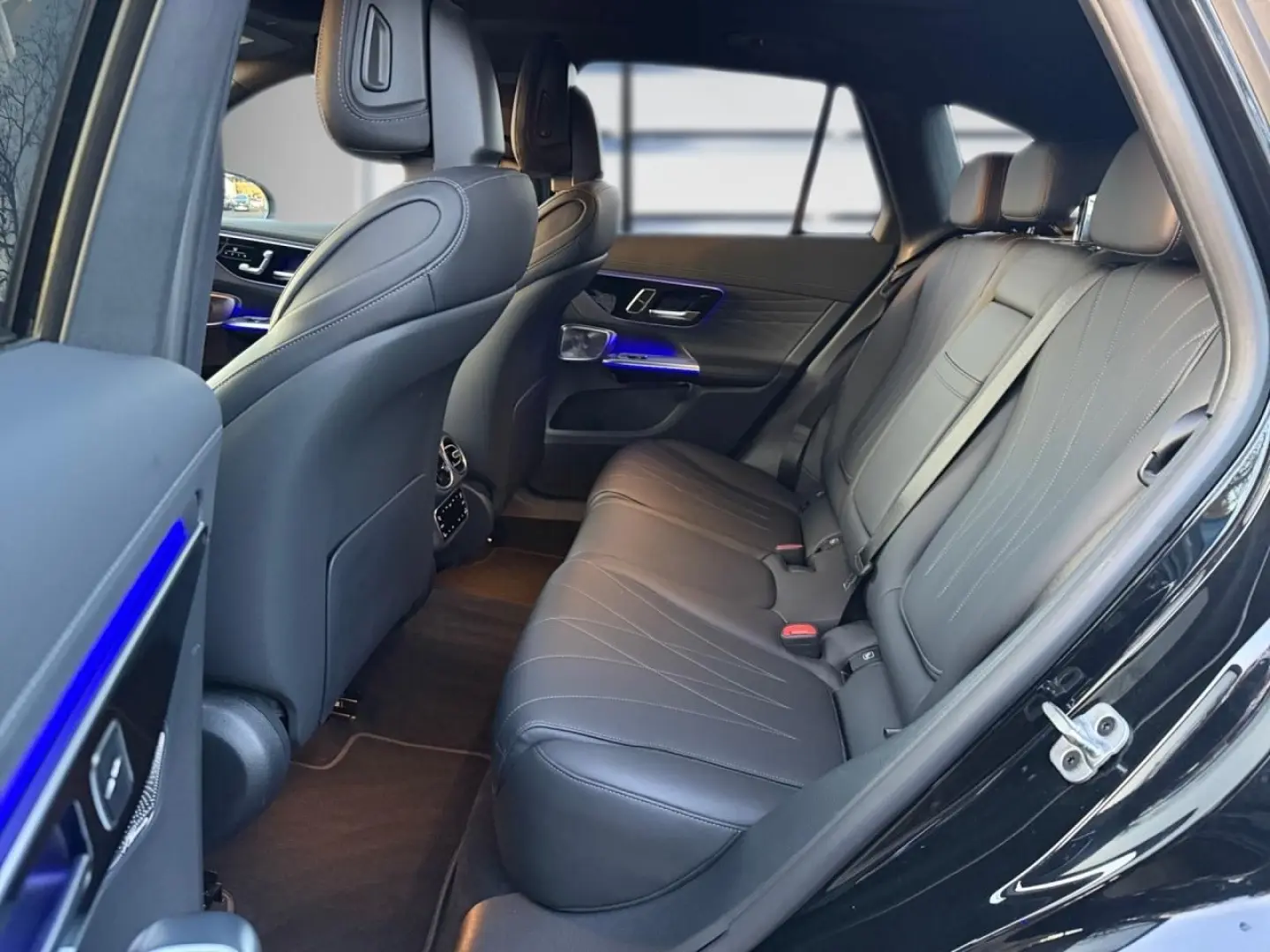 GLC 200 4M AMG NIGHT PANO HEADUP AHK BURMEST