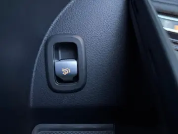 GLC 200 4M AMG NIGHT PANO HEADUP AHK BURMEST