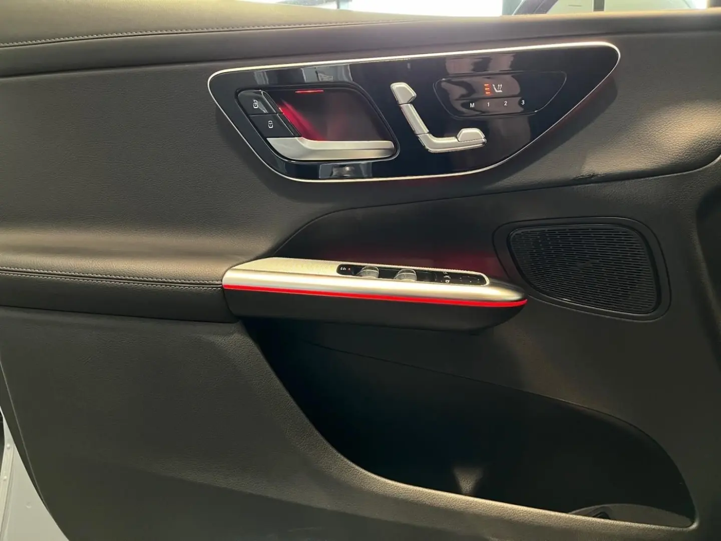 GLC 200 4MATIC AMG AHK Pano LenkradHz Easy-Pack