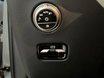 GLC 200 4MATIC AMG AHK Pano LenkradHz Easy-Pack