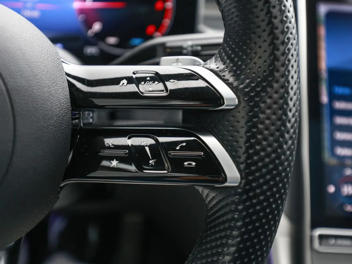 GLC 220 d 4M AMG Sport Advanced  AHK Abstandstem