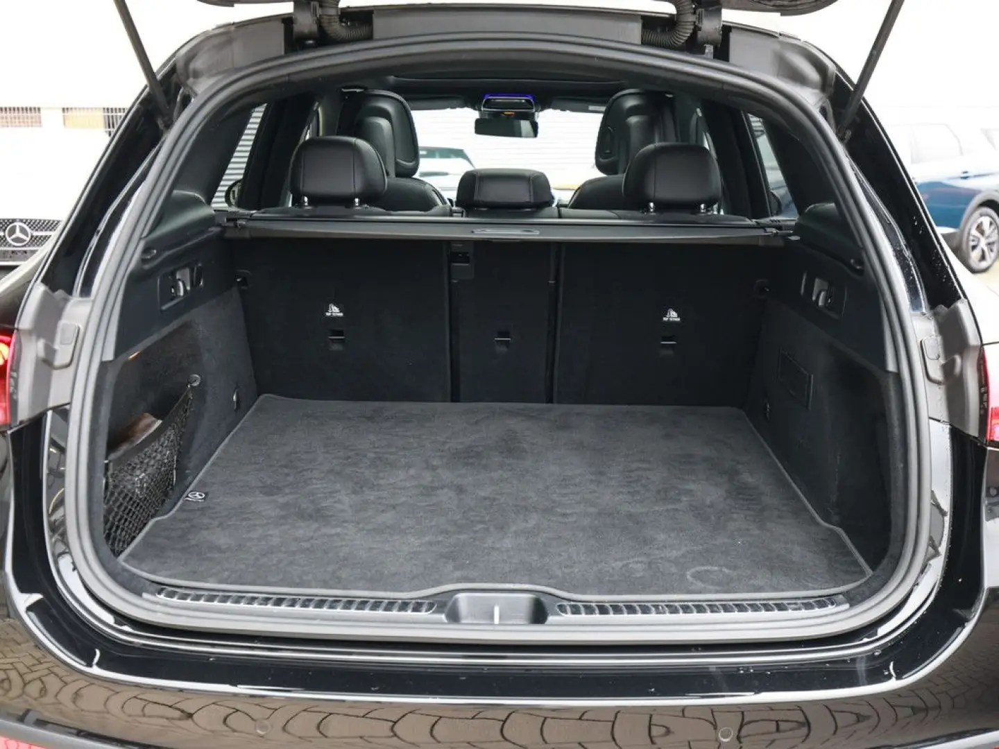 GLC 220 d 4M AMG Sport Advanced  AHK Abstandstem