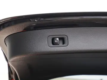 GLC 220 d 4M AMG Sport Advanced  AHK Abstandstem