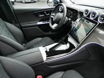 GLC 220d 4M AMG KEYL LED MEMORY PANO DISTR 19''L