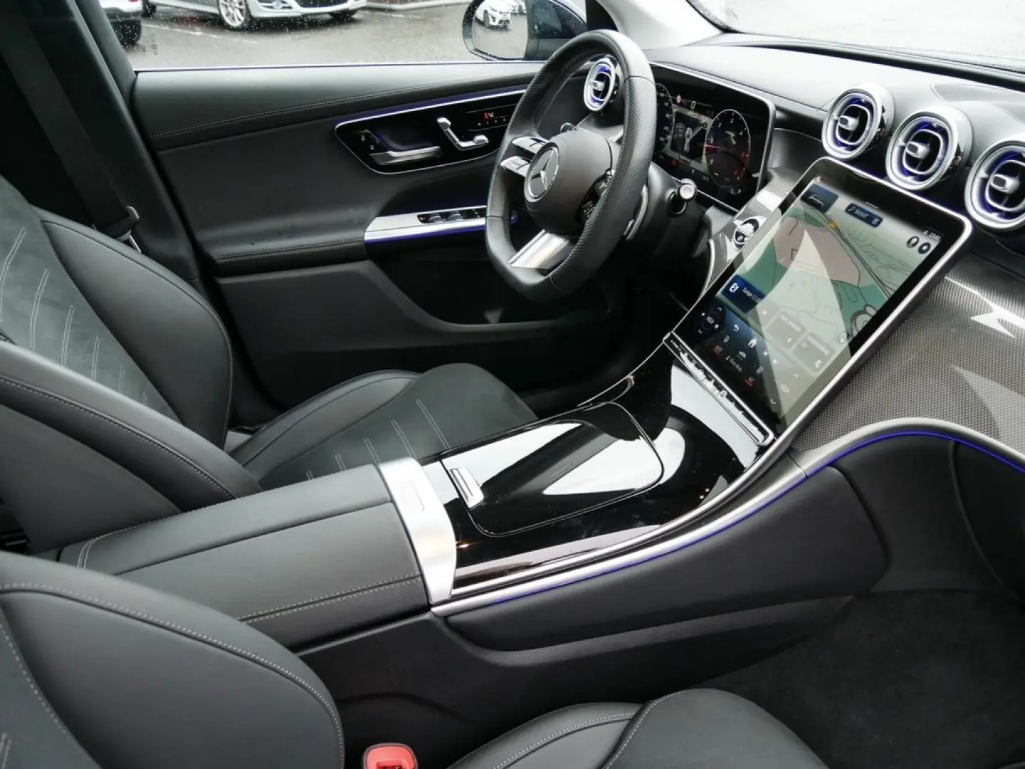 GLC 220d 4M AMG KEYL LED MEMORY PANO DISTR 19''L