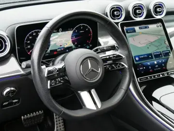 GLC 220d 4M AMG KEYL LED MEMORY PANO DISTR 19''L