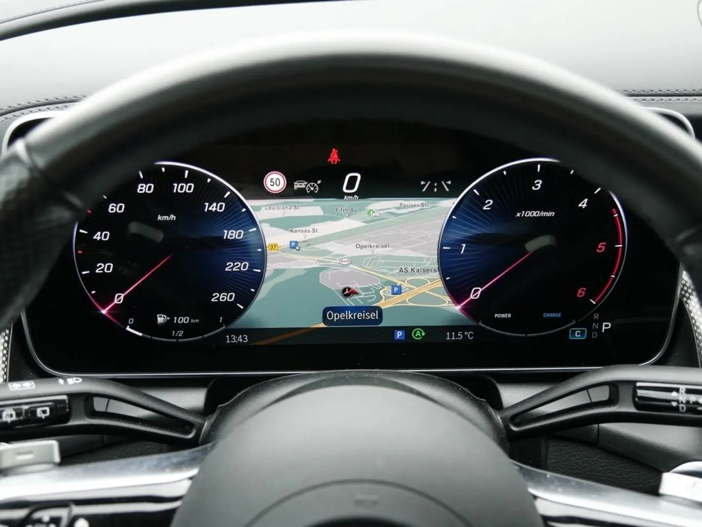 GLC 220d 4M AMG KEYL LED MEMORY PANO DISTR 19''L