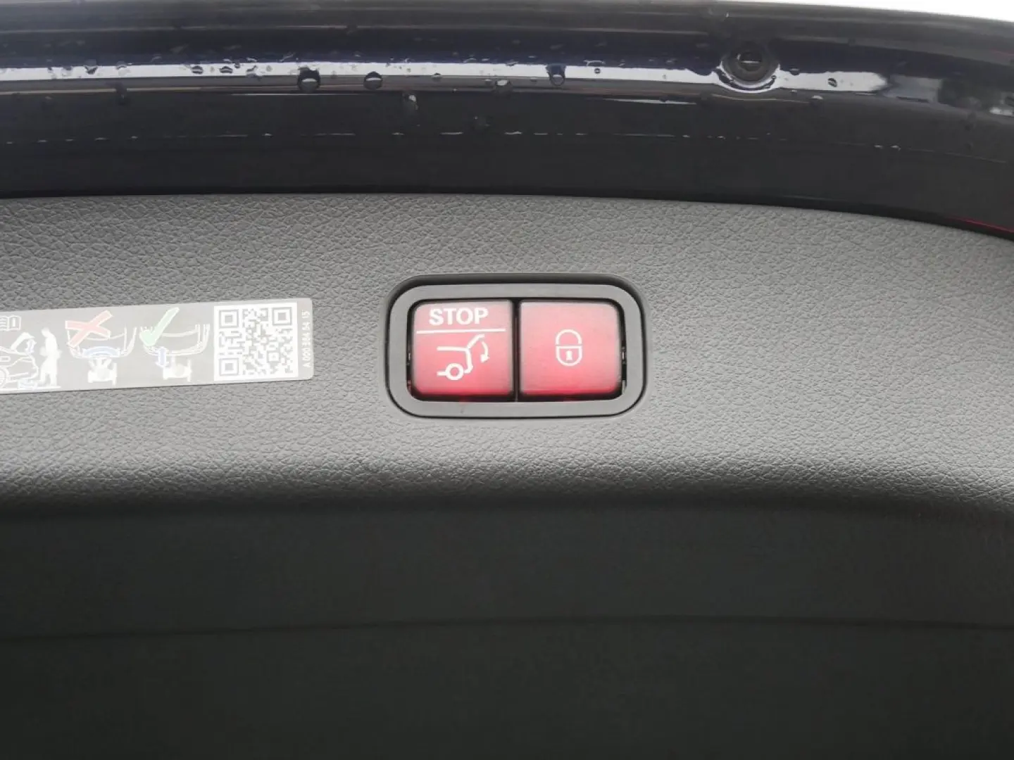 GLC 220d 4M AMG KEYL LED MEMORY PANO DISTR 19''L