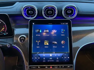 GLC 300 d 4M  AMG NIGHT AHK 360  MEMO PANO HUD