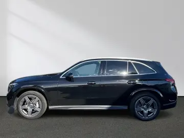 GLC 300 e 4M AMG Panorama Airmatic AHK DigitalL.