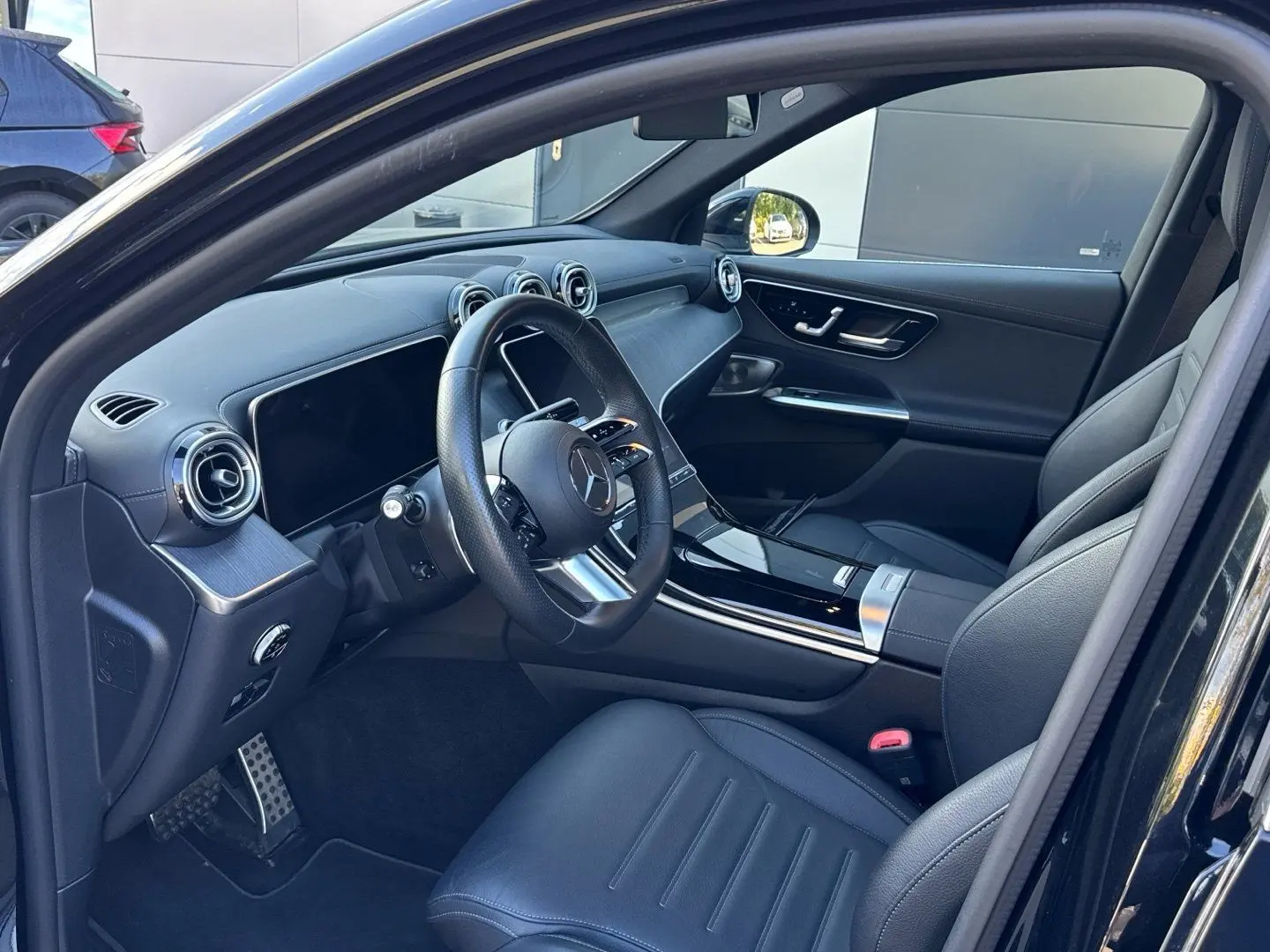 GLC 300 e 4M AMG Panorama Airmatic AHK DigitalL.