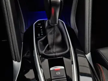 RENAULT KOLEOS 2.0 dCi 190 Initiale Paris XTronic 4WD