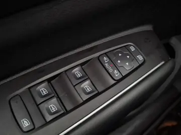 RENAULT KOLEOS 2.0 dCi 190 Initiale Paris XTronic 4WD