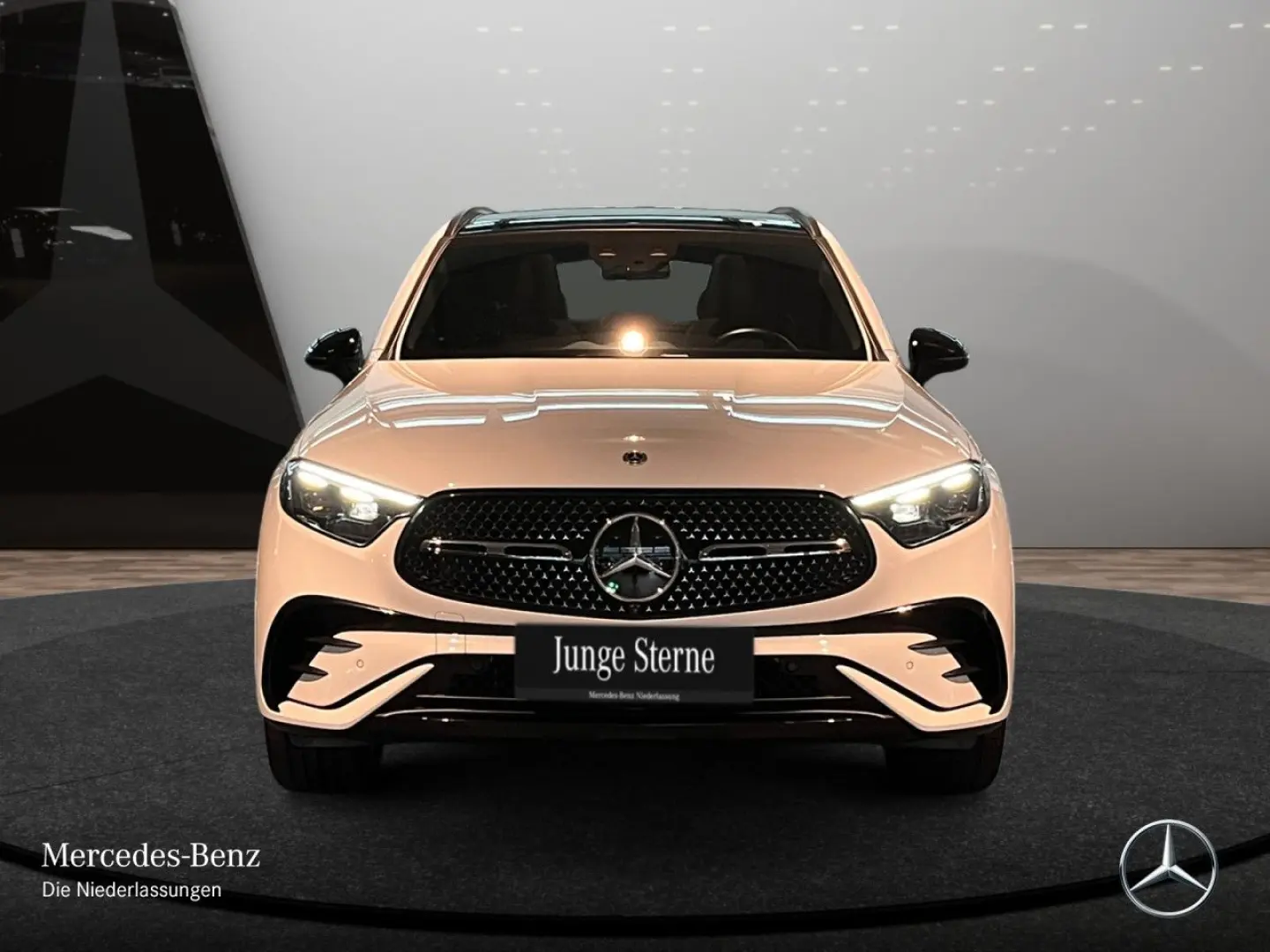 GLC 300 4M AMG Night Pano AHK Trittbr Burmester