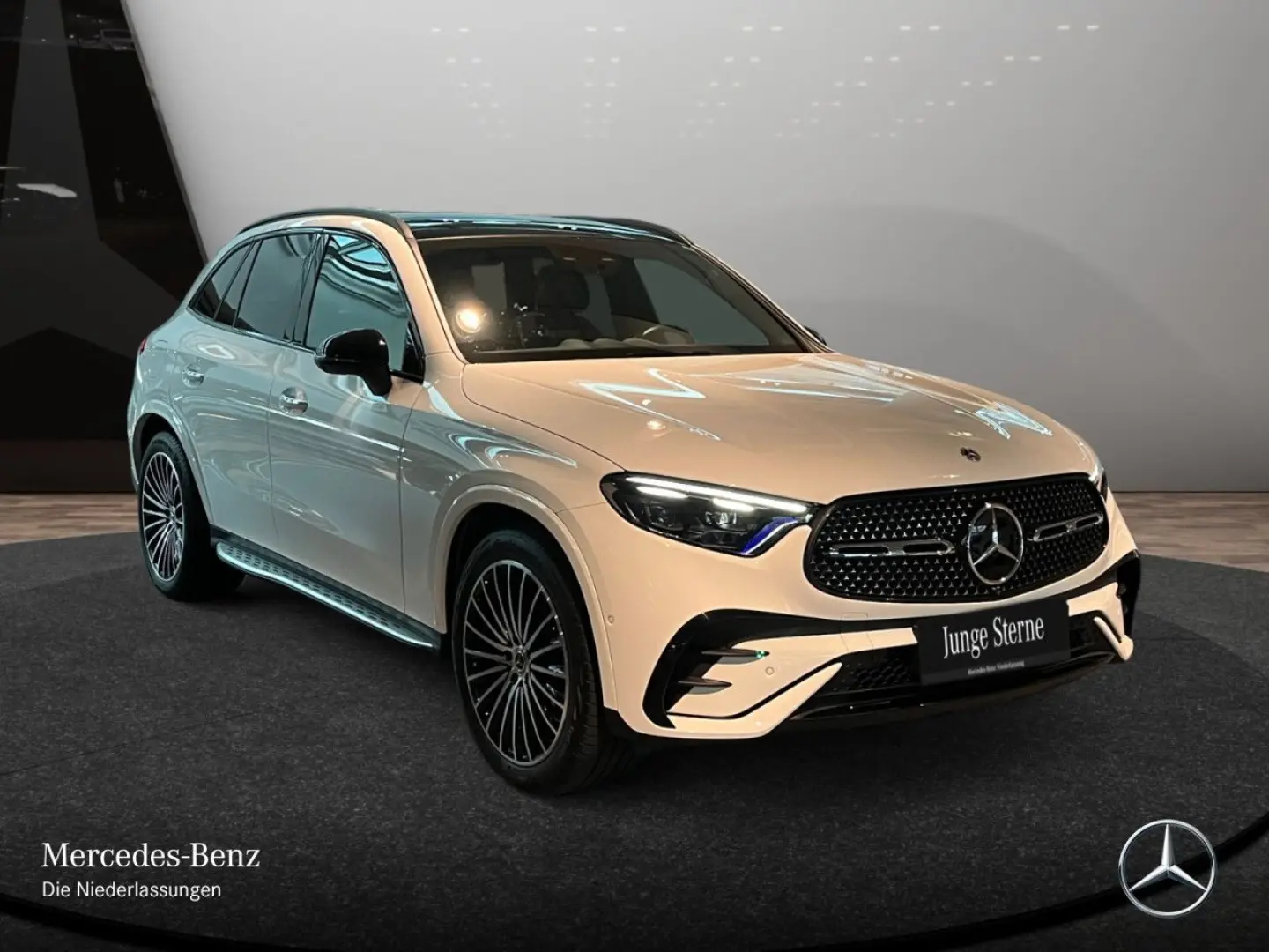 GLC 300 4M AMG Night Pano AHK Trittbr Burmester
