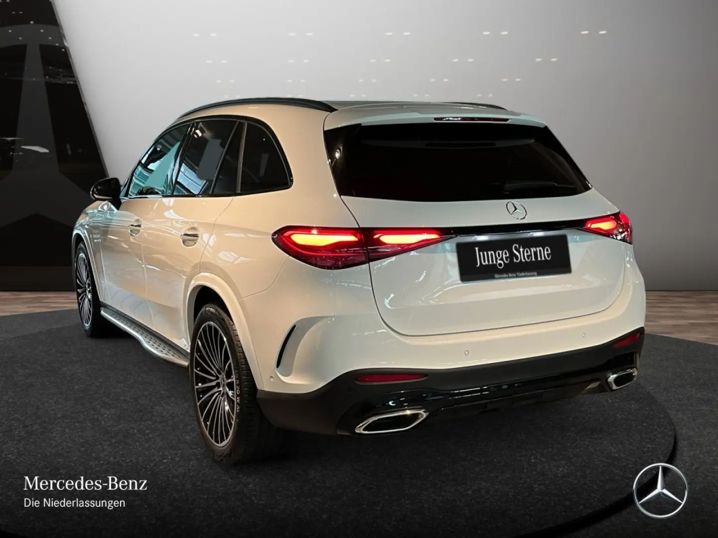 GLC 300 4M AMG Night Pano AHK Trittbr Burmester
