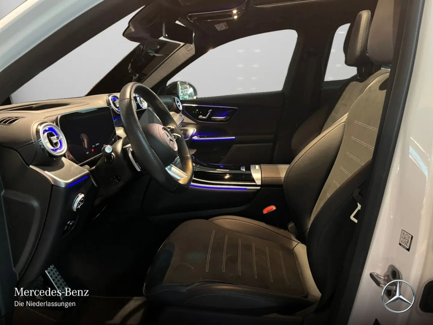 GLC 300 4M AMG Night Pano AHK Trittbr Burmester