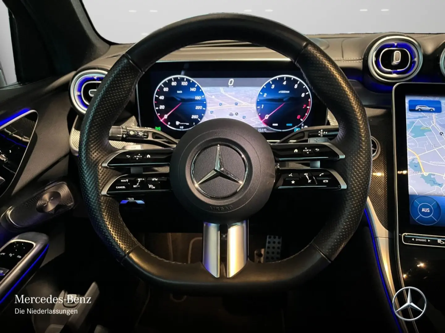 GLC 300 4M AMG Night Pano AHK Trittbr Burmester