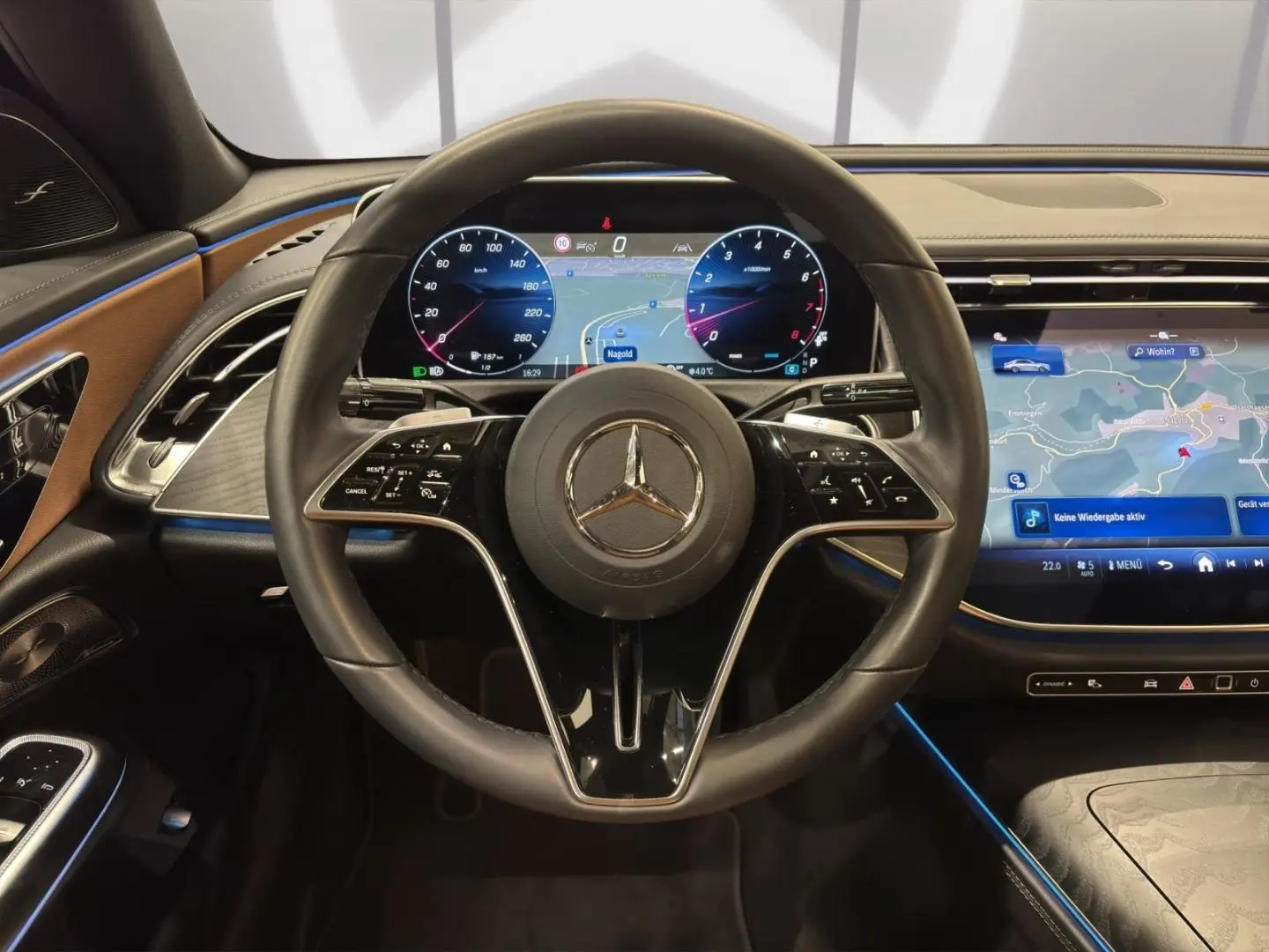 E 200 AVANTGARDE ADVANCED PLUS PANORAMA 360