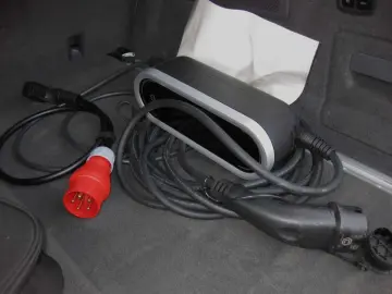 Cayenne Plug-In-Hybrid Platinum Edition 1Hand