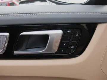 Cayenne Plug-In-Hybrid Platinum Edition 1Hand