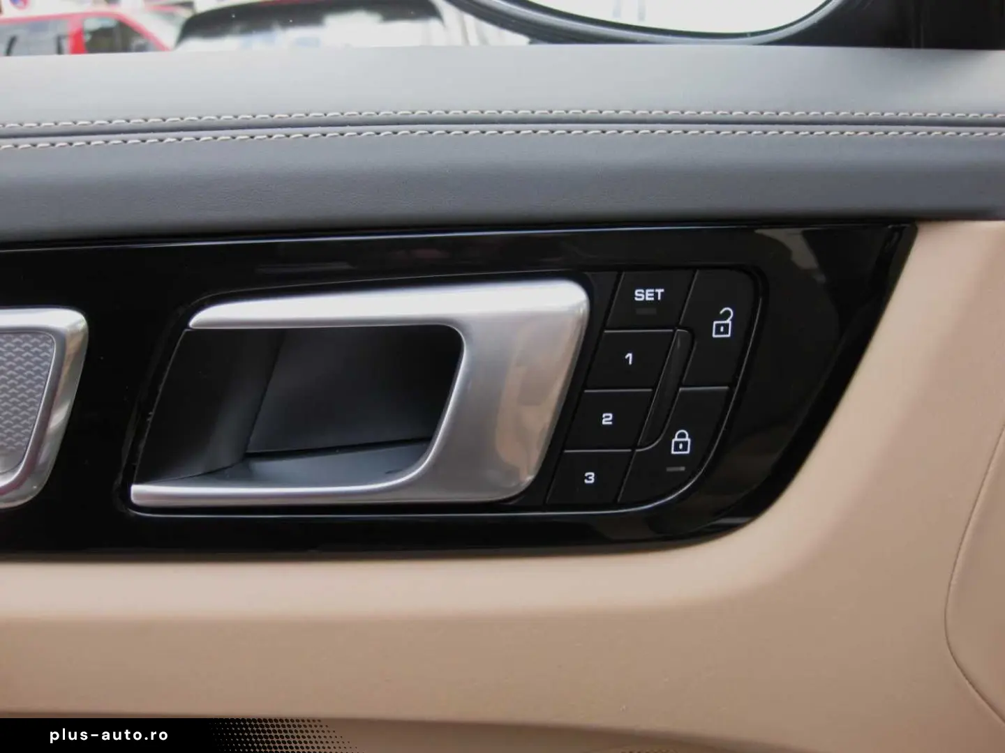 Cayenne Plug-In-Hybrid Platinum Edition 1Hand