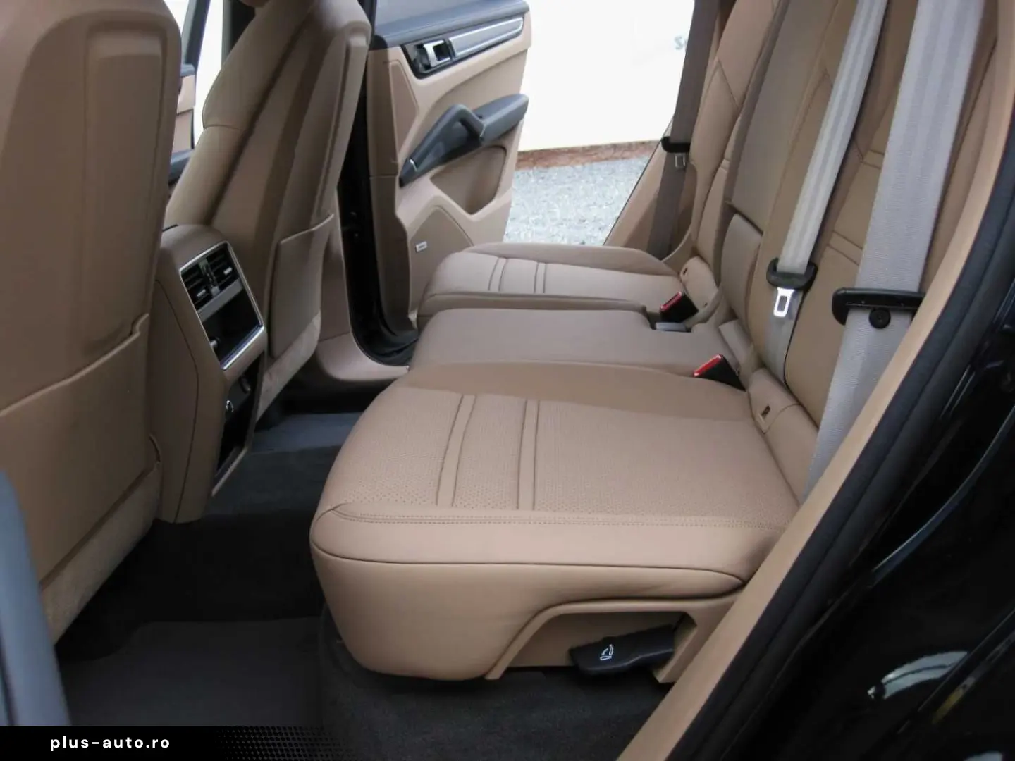 Cayenne Plug-In-Hybrid Platinum Edition 1Hand