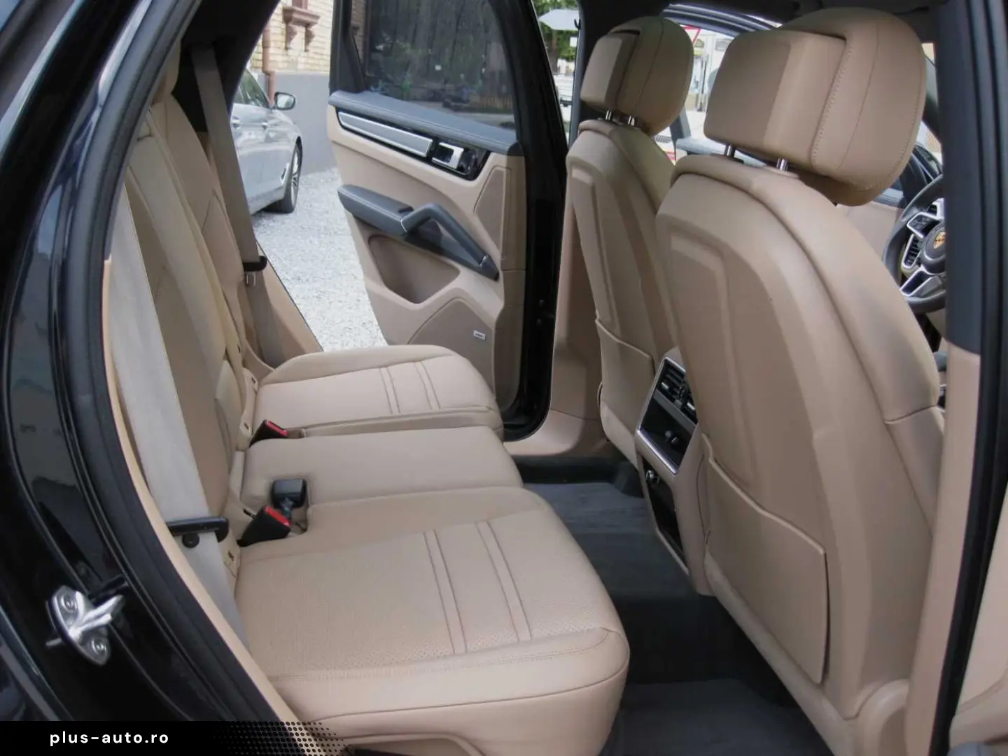 Cayenne Plug-In-Hybrid Platinum Edition 1Hand