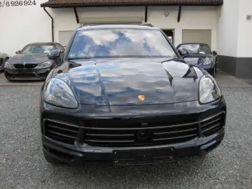 Cayenne Plug-In-Hybrid Platinum Edition 1Hand