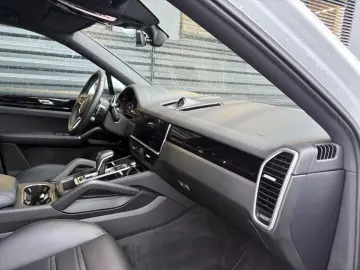 Cayenne Coupe E-Hybrid-INNO-HEAD UP-EL.AK-1.HAND