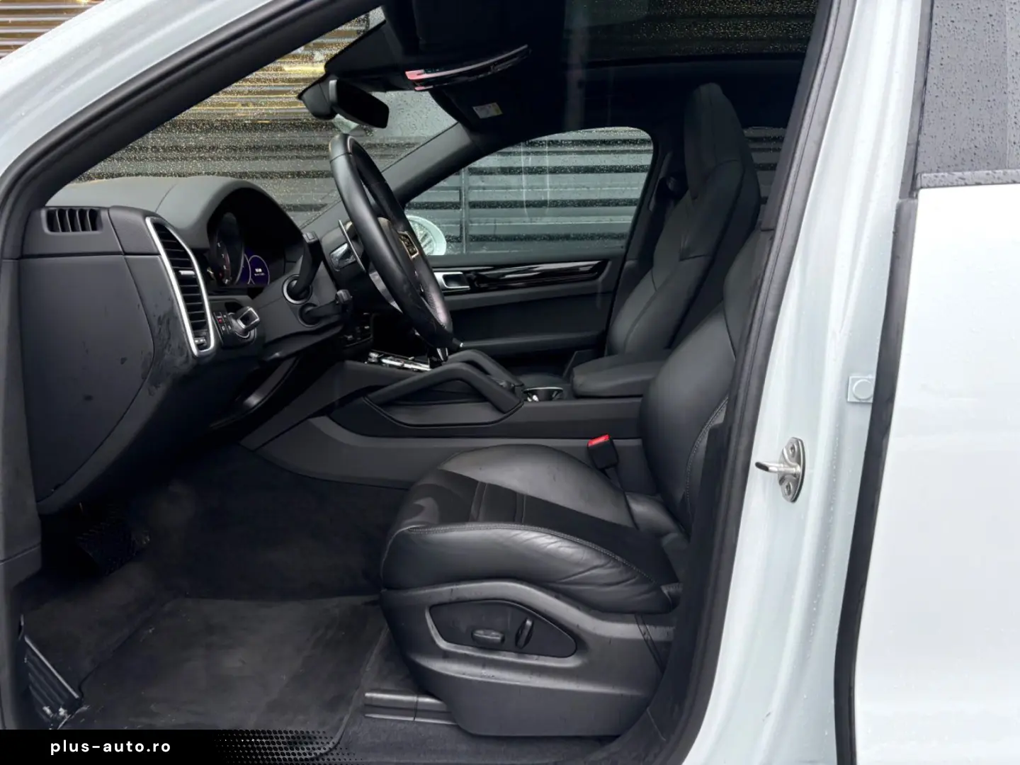 Cayenne Coupe E-Hybrid-INNO-HEAD UP-EL.AK-1.HAND