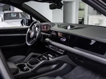 Cayenne E-Hybrid Pano Luft Chrono AHK 21