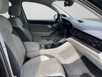 Touareg 3.0 TDI 4M R-LINE LM21 ALLRDLG LUFT DYNA