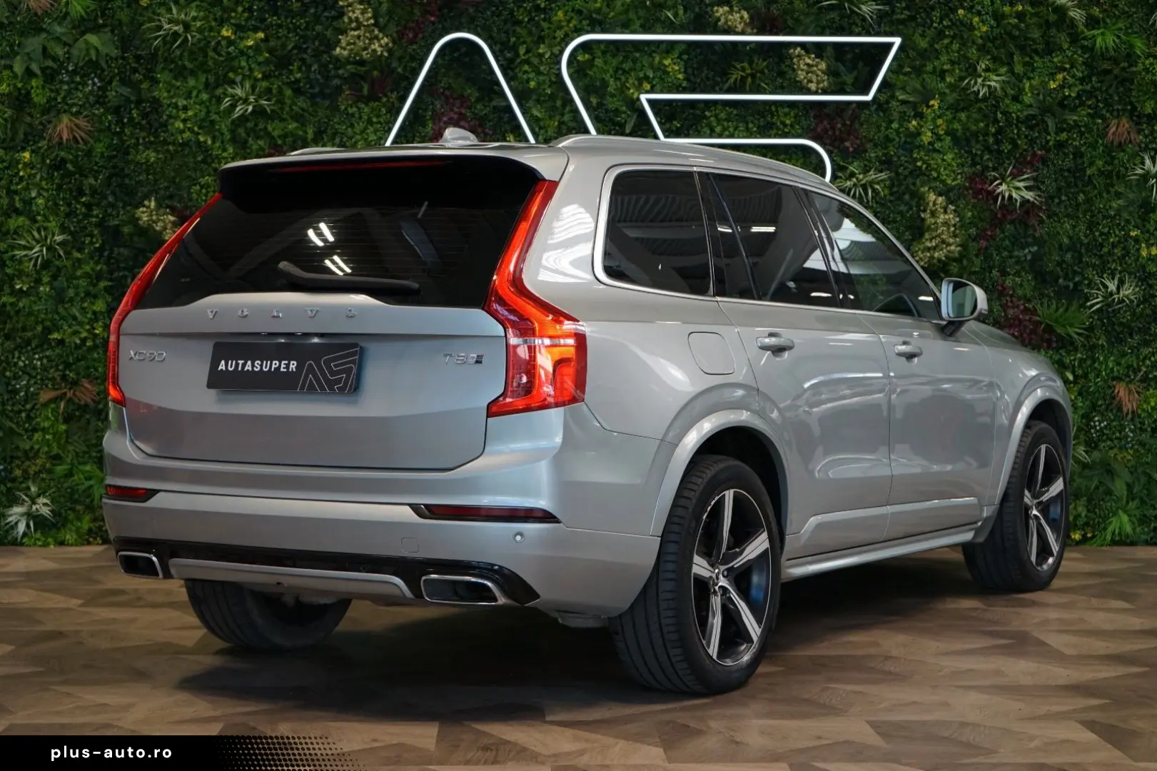 VOLVO XC90 T8