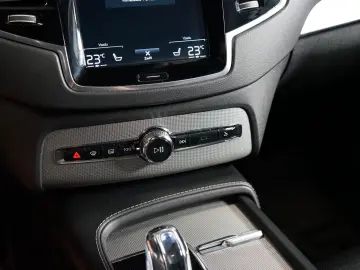 VOLVO XC90 T8