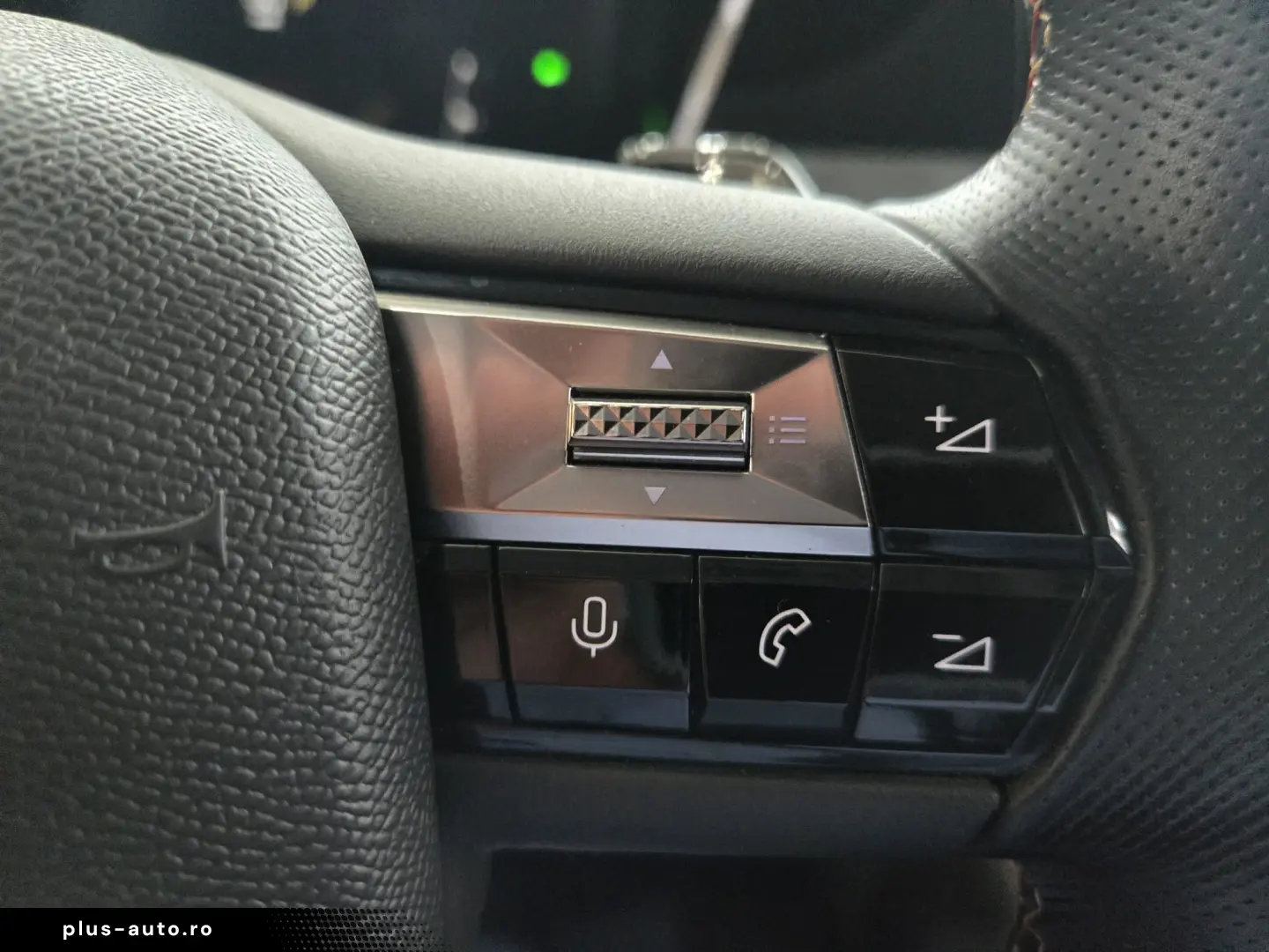 DS Automobiles DS4 Performance Line 1.6i ETA8