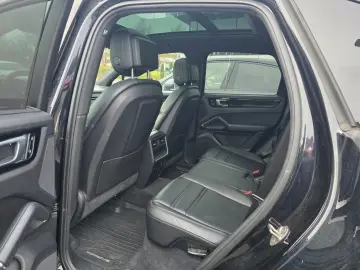 Cayenne E-Hybrid Panaroma HUD LED