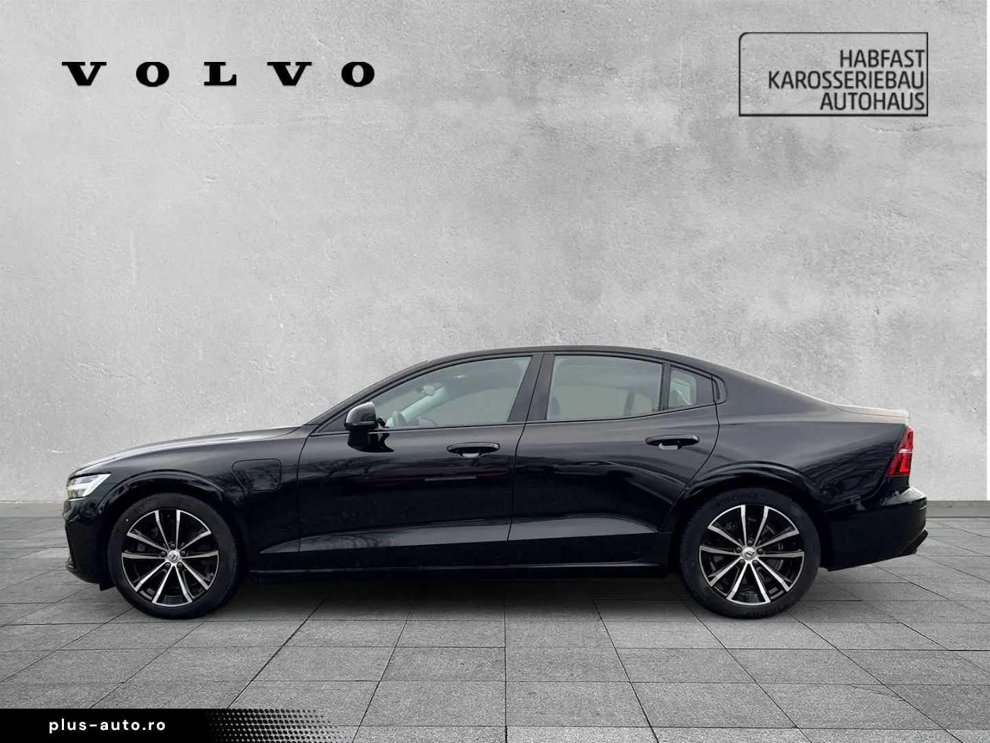 S60 Plus Dark Recharge Plug-In Hybrid AWD StandH