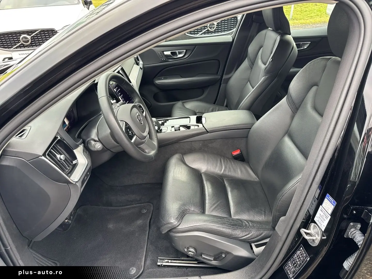 S60 Plus Dark Recharge Plug-In Hybrid AWD StandH