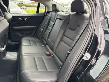 S60 Plus Dark Recharge Plug-In Hybrid AWD StandH