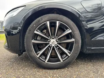 S60 Plus Dark Recharge Plug-In Hybrid AWD StandH