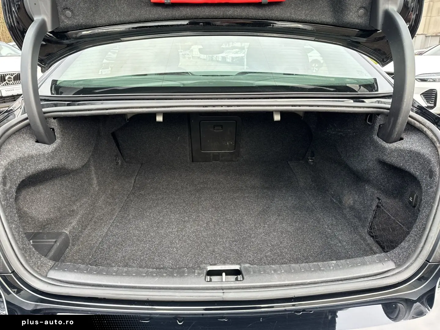 S60 Plus Dark Recharge Plug-In Hybrid AWD StandH