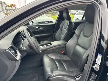 S60 Plus Dark Recharge Plug-In Hybrid AWD StandH