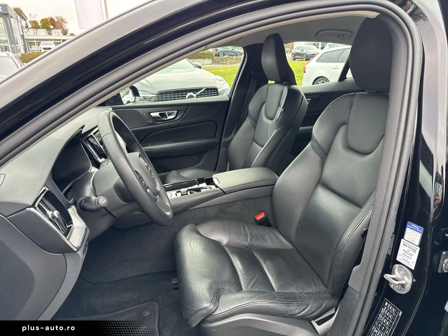 S60 Plus Dark Recharge Plug-In Hybrid AWD StandH