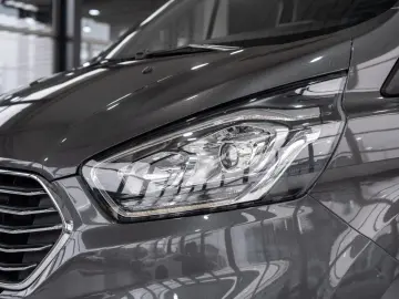 Tourneo Custom Kombi 320 L2 Aut. NAVI LED 1.HAND