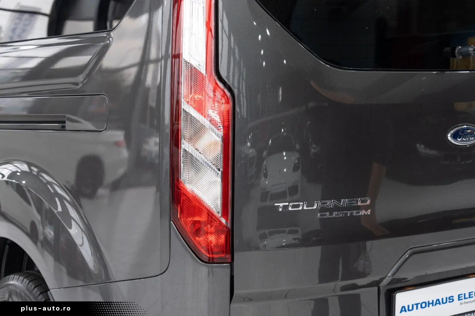 Tourneo Custom Kombi 320 L2 Aut. NAVI LED 1.HAND